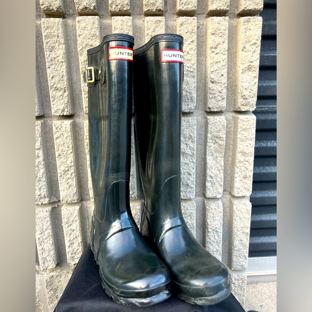 Black Hunter Boots in Size 4M/ 5F